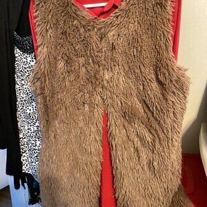 EUC Betsey Johnson Faux Fur Brown Vest Size: S